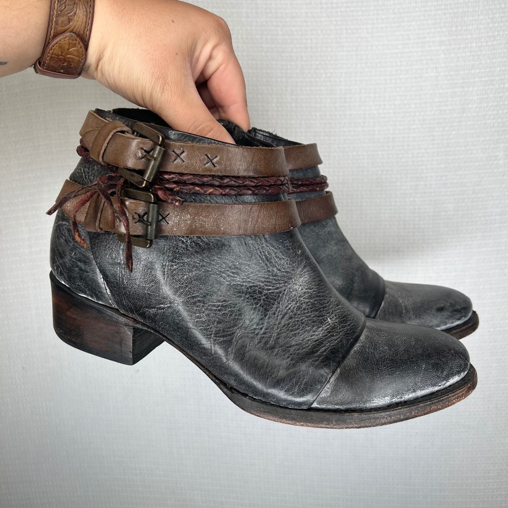 Freebird by Steven Simba Black Distressed Leather Buckle Ankle‎ Boots 9 Women